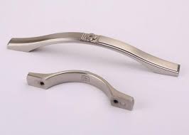 سحب الأثاث الكلاسيكية مقابض درج أسلوب بسيط والمقابض حجم 64mm