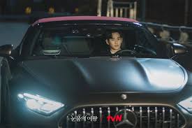 Giới tài phiệt Queen of Tears chỉ dùng xe sang từ Mercedes-Benz | Harper's  Bazaar Việt Nam