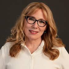 Connectability: Heal the Hidden Ways You Isolate, Find Your People, and  Feel (At Last) Like You Belong: Runkle, Anna: 9781401979218: Amazon.com:  Books