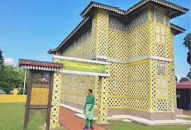 Istana iskandariah is the imperial castle of the perak sultanate and the official habitation of the sultan of perak since its finishing in 1933. Tempat Menarik Di Kuala Kangsar Yang Terkini Pinthar Net