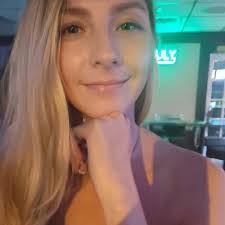 Miranda Guidry's Instagram, Twitter & Facebook