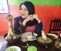 Sumsum tulang merupakan jaringan lunak yang terdapat pada rongga interior tulang dan menjadi tempat produksi terbesar sel darah baru. Soto Sumsum Omah Mariam Terbesar Dan Terpanjang Di Yogyakarta