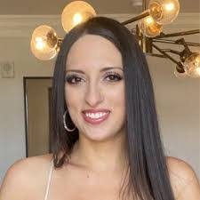 Corina Parra's Instagram, Twitter & Facebook