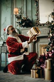 Enjoy our curated selection of 54 santa claus wallpapers and background images. 1 000 Best Santa Claus Photos 100 Free Download Pexels Stock Photos