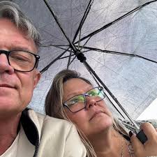 Can someone help me get a new Straight Talk phone in the Iron Range area?