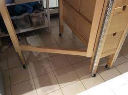 diy comment rehausser et modifier une table de coupe table de coupe rangement couture tables de couture