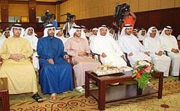 عبد العزيز النعيمي يكرم الشاعر البحريني عبد الرحمن رفيع فكر وفن البيان