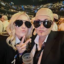 Hi. I was wondering if anyone could help me please I'm looking for a girl  name Janet maiden name Welch live in St Albans in the last 70 s mum name  Betty