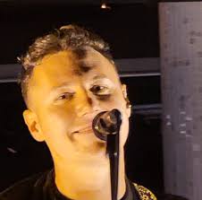 Can't wait for tonight at the hydro it's going to be amazing, what's the  first song you think he will play first 🤭