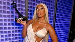The official youtube channel of cardi b. Cardi B Reveals Pregnancy At Bet Awards Bbc News