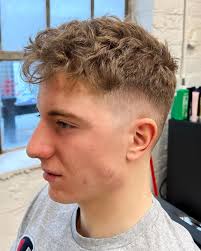 Loving these short messy styles 👍🏻👍🏻 lots of texture and options to  mess with length. Going to play with the length of the sideburns here once  they grow in a little more.