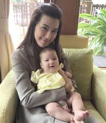 มาติกา อรรถกรศิริโพธิ์ หรือ บี เกิดเมื่อวันที่ 9 พฤษภาคม พ.ศ. à¸ª à¸­à¸‡à¸š à¸²à¸™ à¸š à¸¡à¸²à¸• à¸à¸² à¸­à¸£à¸£à¸–à¸à¸£à¸¨ à¸£ à¹‚à¸žà¸˜ à¸š à¸²à¸™à¸­à¸šà¸­ à¸™à¸‚à¸­à¸‡à¸„à¸£à¸­à¸šà¸„à¸£ à¸§à¹ƒà¸«à¸ à¸ªà¹„à¸•à¸¥ à¸£ à¸ªà¸­à¸£ à¸—