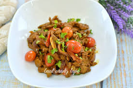 Goreng daging yang telah empuk dan telah masak di dalam minyak goreng panas. Resepi Daging Berempah Paling Senang Nak Buat Buat Orang Lapo