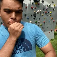 Menambahkan 100 kali tekan tubi di akhir latihan kardio anda pada waktu pagi akan membina otot perut yang kukuh dan bisep yang kuat sehingga wanita akan menggilakannya. Ada Gaya Pemuda Ini Lulus Cabaran Push Up Terapung Siap Buat Beatbox Serentak Saya Nak Buat 100 Kali Tanpa Henti Viral Mstar
