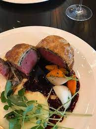 Och att inte tala om efterrätten vi fick, sticky thank you for the review and feedback we have shared your thoughts with the management team at hell's kitchen. Beef Wellington Picture Of Gordon Ramsay Hell S Kitchen Las Vegas Tripadvisor