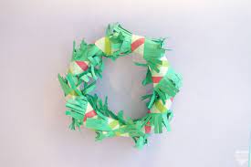 材料3つで簡単 かわいい 画用紙で作る クリスマスリース 季節の工作アイデア集 こうさくポケット クリスマス リース 手作り 折り紙 クリスマス工作 簡単なクリスマスクラフト