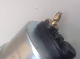 The engine oil level is too low; Generator Starts Then Stops Immediately Reasons Why