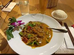 Ein Richtig Gutes Asiatisches Essen Im Papaya Restaurant Im Wiener Neubau Das Curry War Super Preis Mit 1190 In Ordnung Die Portion War Wirk Food Beef Meat