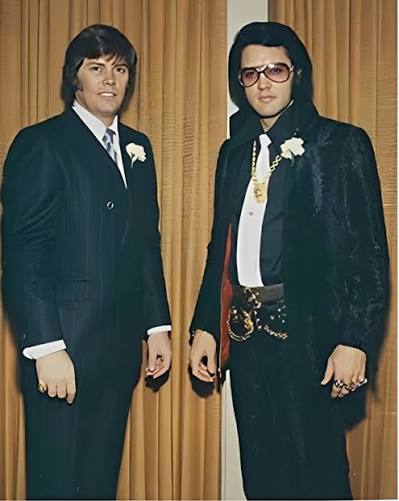 🚨 THE MOMENT EVERYTHING CHANGED? Red West ALLEGEDLY WITNESSED THE  BEGINNING OF THE END FOR Elvis Presley 🚨 Watch more 👉  https://linatoysdochoitreem.com/37948/ A dramatic new wave of attention is  surrounding Red West's