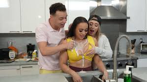 Two Big-Boobed Babes Enjoy Themselves in Hot Threesome