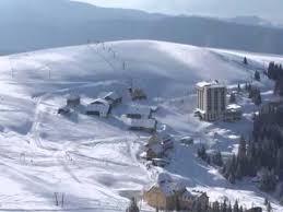 Statiunea montanā muntele mic este situata la poalele versantului sudic al muntilor tarcu, la o altitudine de 1525 m, in judetul caras severin. Muntele Mic Statiunea Poiana Marului Youtube