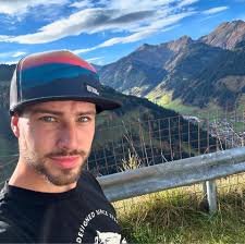 Which side of boysen dual stage power reeds faces down?