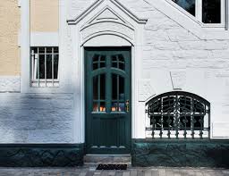 First of all, they are the first thing someone sees as they approach your home. Country House Comtuer Com