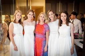 Emily olivia leah blunt (born 23 february 1983) is a british actress. Bridesmaids In White Emily Blunt Wears White At Sister S Wedding Weddingsonline