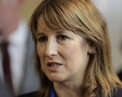 Reeves condemns Farage opposition to lifting two-child benefit cap | Rachel  Reeves | The Guardian