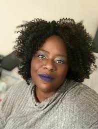 Contouring and winged eyeliner tips needed