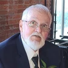 Andrew Holtzclaw's Instagram, Twitter & Facebook