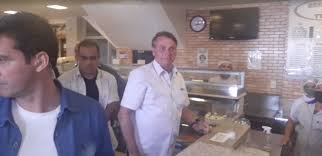 Jair Bolsonaro vai a lotérica e toma café em padaria de Brasília | Brasil |  Pleno.News