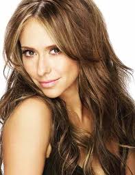 Even though there is a centre parting, you can still have a slight swoop to your bangs. 30 Flattering Hairstyles For Heart Shaped Face You Should Try Out