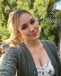 Shannon Sibert's Instagram, Twitter & Facebook