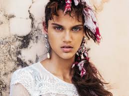 (f) means that a noun is feminine. 10 Things Latina Girls Are Tired Of Hearing Hispanic Misconceptions Teen Vogue