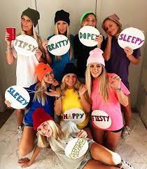 35 Cutest Craziest Coolest Group Halloween Costumes For Your Girl Squad Hike N Dip Cool Halloween Costumes Girl Group Halloween Costumes Cute Group Halloween Costumes
