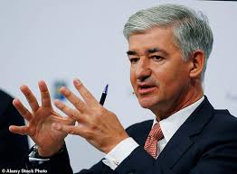 ANDREW PIERCE: Look who's back! Mandy, Lord of the Remainers