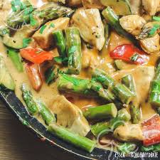 Spargelpfanne Mit Hahnchen Essen Ohne Kohlenhydrate Rezept Spargelpfanne Essen Ohne Kohlenhydrate Rezepte Essen Ohne Kohlenhydrate