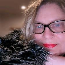 Nadine Schaeffer's Instagram, Twitter & Facebook