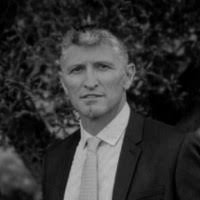 100+ perfiles de «Luis Bello»