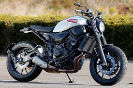 イエローコーン g s f z1r t o tマシンファイル カスタムピープル 古いバイク ピレリ ブレンボ