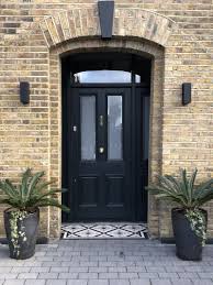 La Renovation D Une Maison Du 19eme Siecle En Couleurs Contemporaines Planete Deco A Homes World Entree Maison Moderne Facade Maison Moderne Renovation Petite Maison