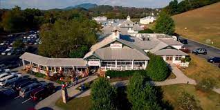 220 apple valley road sevierville tn 37862. The Apple Barn Village In Pigeon Forge Cider Wine Shopping Dining