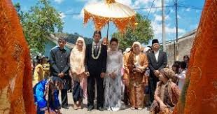 Tentu saja ada pengetahuan baru knowledge yang sangat bermanfaat bagi pembaca. Good Shot Good Chances Adat Dan Tradisi Budaya Sunda