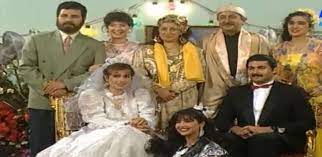 كما أنني أتعجب منه عندما صوّر شخصية (نظيرة) المتحررة في علاقتها مع (حسين ) هذه الحرية لا يقبلها لا الدين و لا المجتمع.و لا ترتبط. Ø£Ù„ÙˆØ§Ù† Ø§Ù„ÙˆØ·Ù† Ù…Ø­Ø¯Ø´ Ø®Ø¯ Ø¨Ø§Ù„Ù‡ Ù…Ù†Ù‡Ø§ 3 Ø£Ø®Ø·Ø§Ø¡ ÙÙ†ÙŠØ© ÙÙŠ Ù„Ù† Ø£Ø¹ÙŠØ´ ÙÙŠ Ø¬Ù„Ø¨Ø§Ø¨ Ø£Ø¨ÙŠ