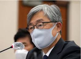 시사위크=김희원 기자 여권은 28일 최재형 감사원장이 사실상 대권 행보를 염두에 두고 문재인. ì •ì¹˜ í˜„ ì •ê¶Œ ìµœìž¬í˜• ê°ì‚¬ì›ìž¥ì— ë°˜ê²©