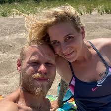 Danielle Troxell's Instagram, Twitter & Facebook