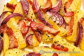 Friptura de porc este preferata meselor festive, dar si a cinelor in familie, pentru ca este foarte usor de facut si foarte gustoasa. Cartofi Cu Bacon Si Ceapa Rosie Diva In Bucatarie
