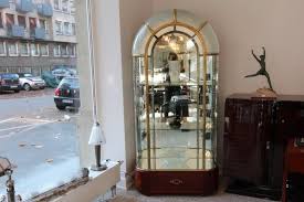 Vitrine Der Klassiker Schlechthin Art Deco Annette Stern Art Deco Mobel Lampen Accessoires In Mannheim Art Deco Mobel Art Deco Vitrine