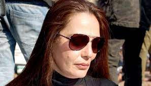 Ø§Ù„ÙÙ†Ø§Ù†Ø© Ø§Ù„Ù…ØµØ±ÙŠØ© Ø´Ø±ÙŠÙ‡Ø§Ù† ØªØ±ÙˆÙŠ ÙƒÙŠÙ Ø§Ø¬ØªØ§Ø²Øª Ù…Ø­Ù†ØªÙ‡Ø§ Ù…Ø¹ Ù…Ø±Ø¶Ù‡Ø§ Ø§Ù„Ù†Ø§Ø¯Ø± ÙÙƒØ± ÙˆÙÙ† Ø´Ø±Ù‚ ÙˆØºØ±Ø¨ Ø§Ù„Ø¨ÙŠØ§Ù†